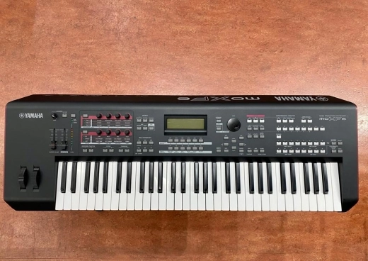 Yamaha - MOXF6